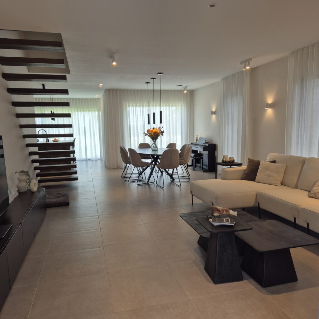 Leefruimte-achterwaartse plooi-gordijnen-Premium-Bolonia-JM-Selection