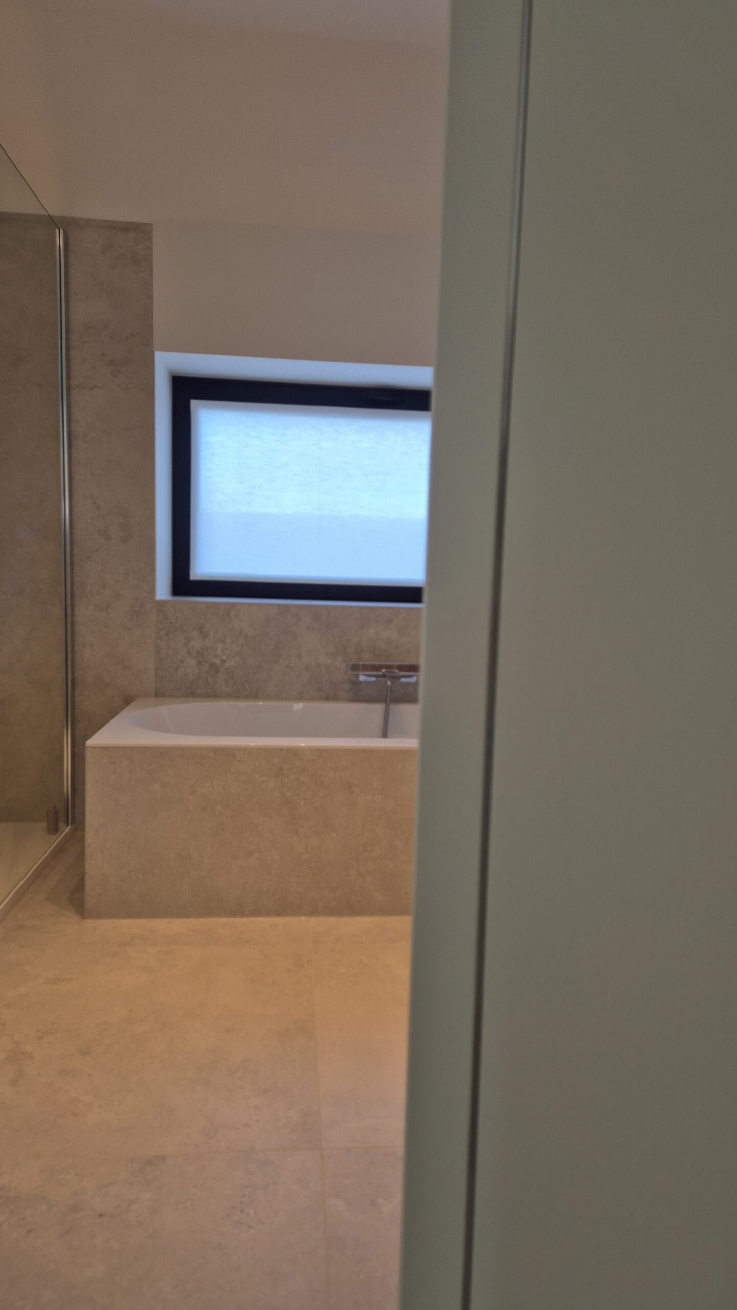 Badkamer-privacy-wtarebestendig-paneel-gordijn